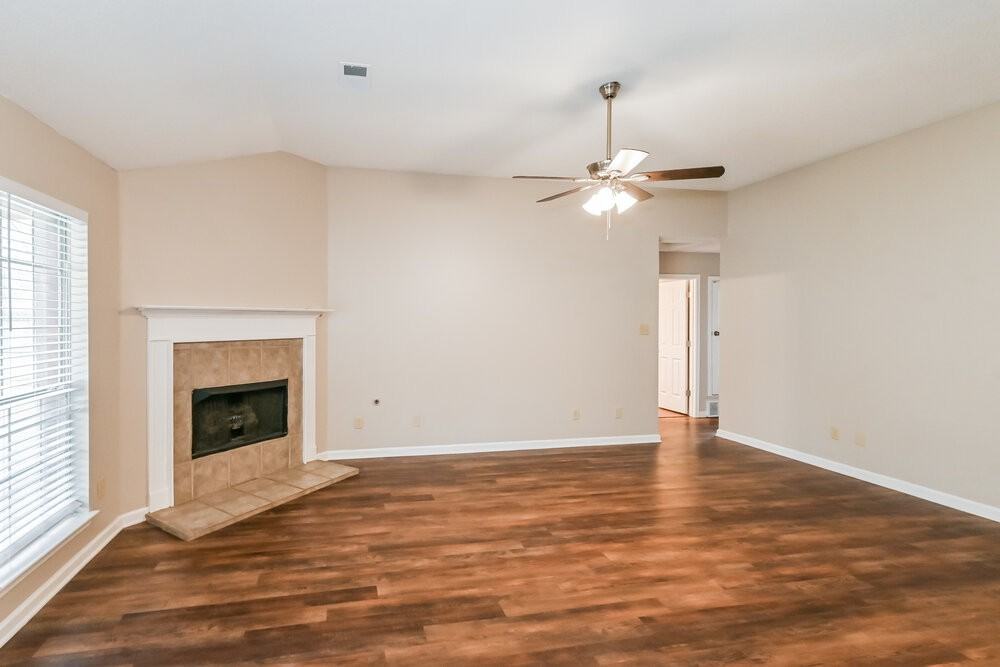 180 Garden View Drive - Photo 3 of 16