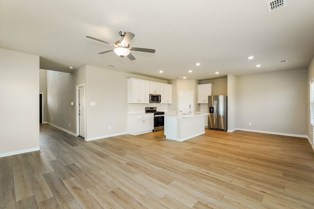 1223 Paintbrush Dr - Photo 5 of 17
