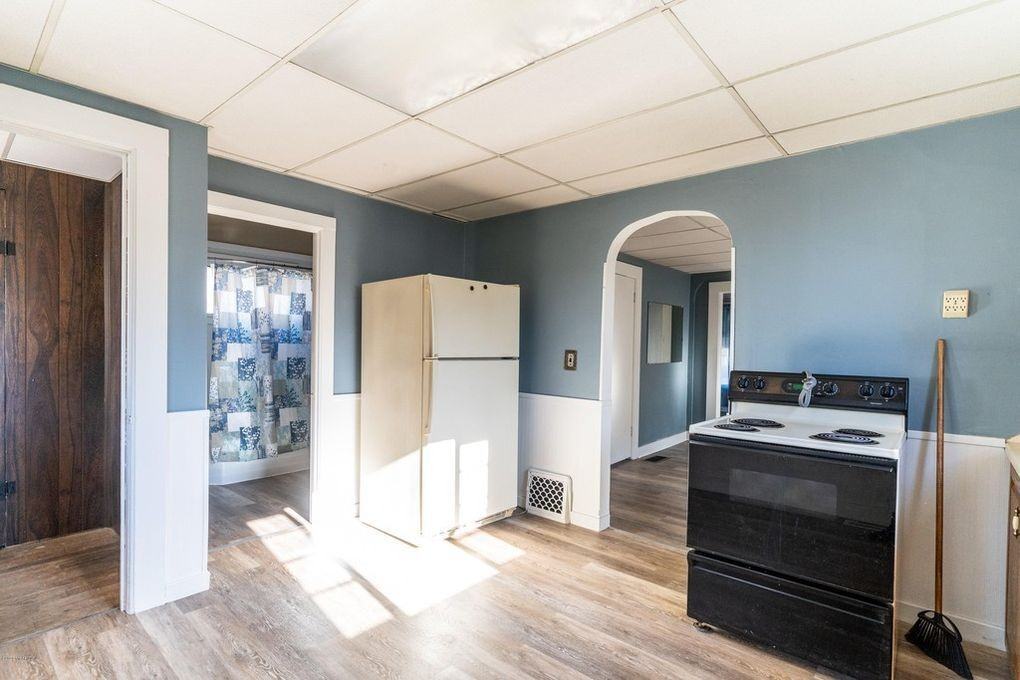 807 N Eaton St - Photo 7 of 19