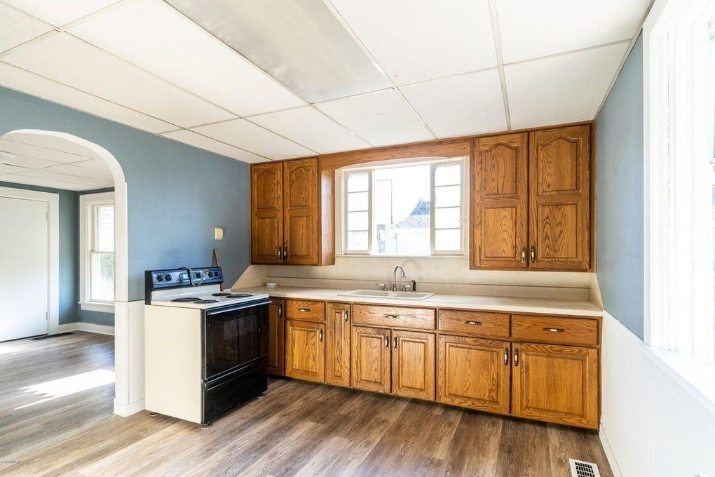 807 N Eaton St - Photo 7 of 19
