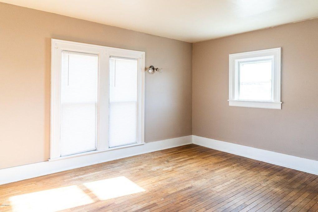 807 N Eaton St - Photo 5 of 19