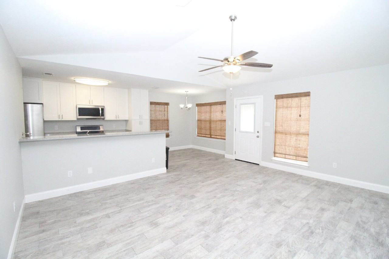 388 Mirabelle Dr - Photo 2 of 17