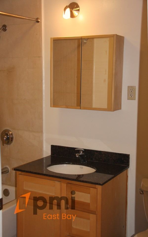 1501 37th Ave #B2 - Photo 7 of 14