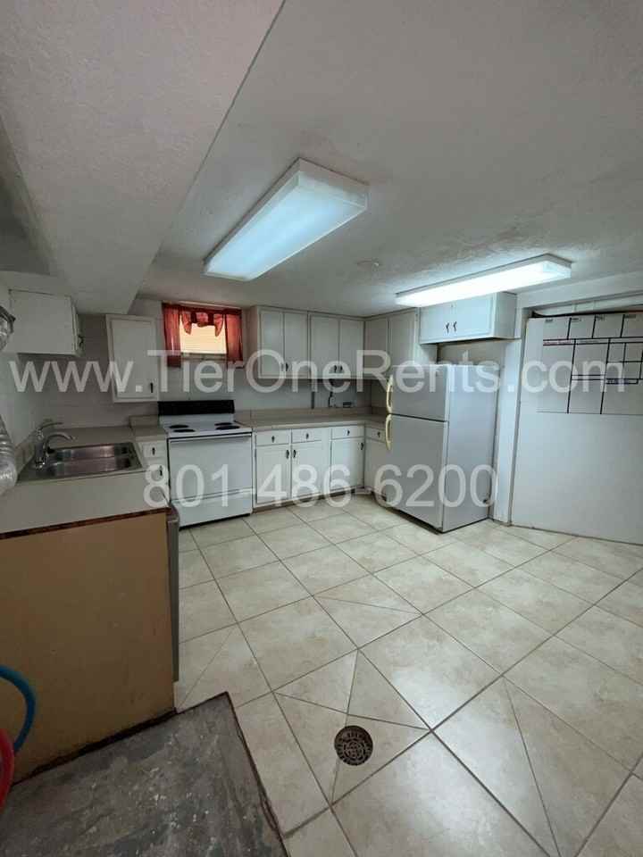 804 E 10600 S Unit B #B - Photo 3 of 18