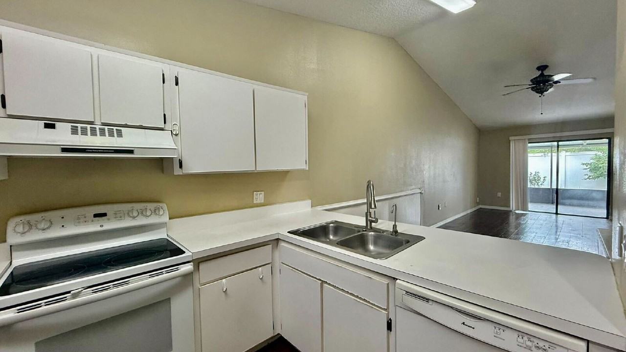 11755 Cuxham Dr - Photo 2 of 13