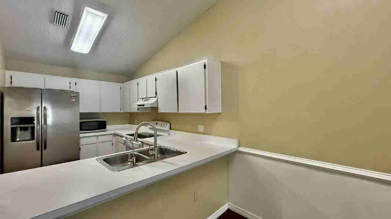 11755 Cuxham Dr - Photo 3 of 13