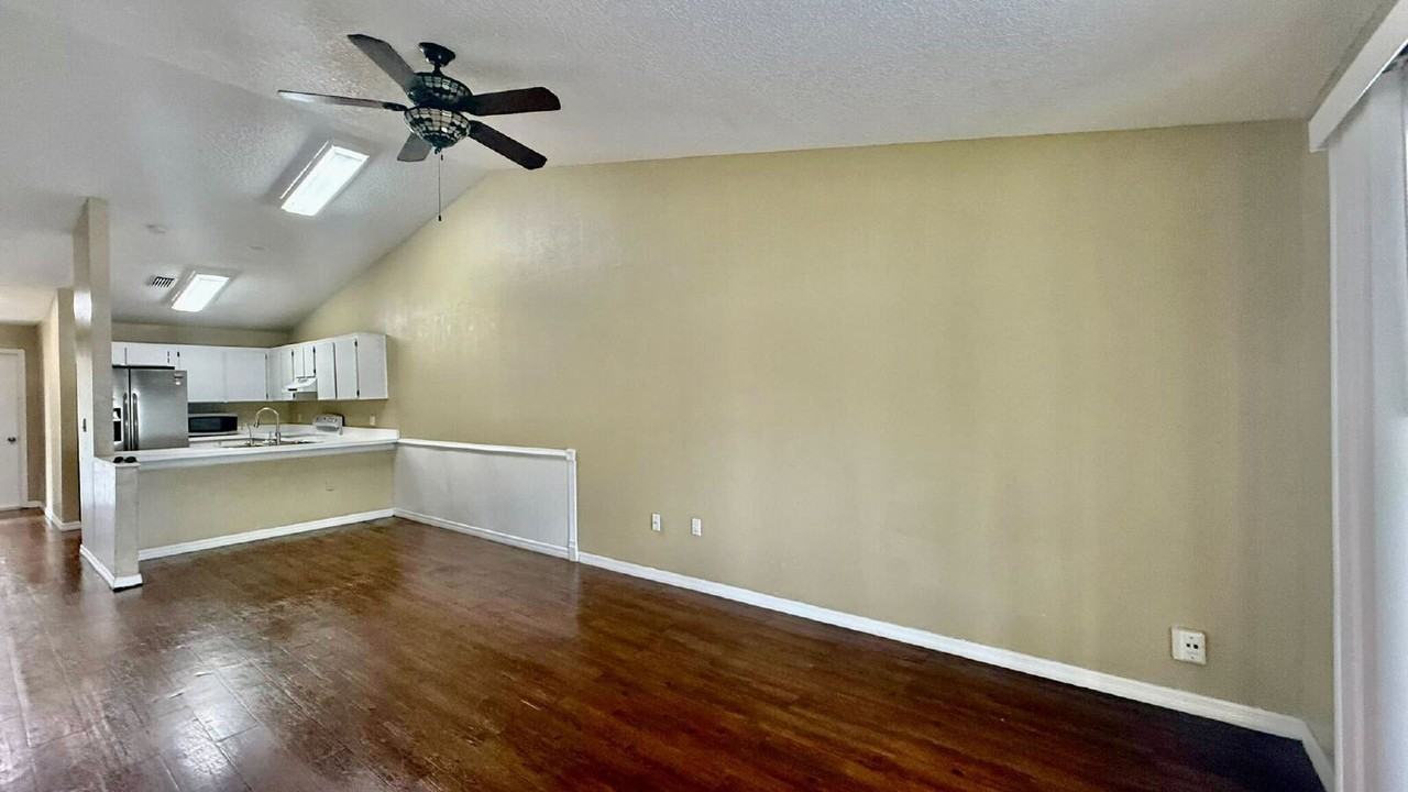 11755 Cuxham Dr - Photo 5 of 13