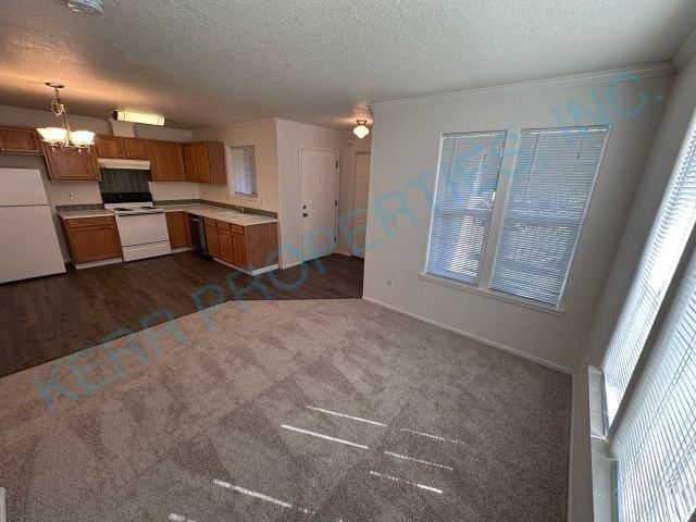 11651 Southeast Fuller Road - Photo 4 of 13