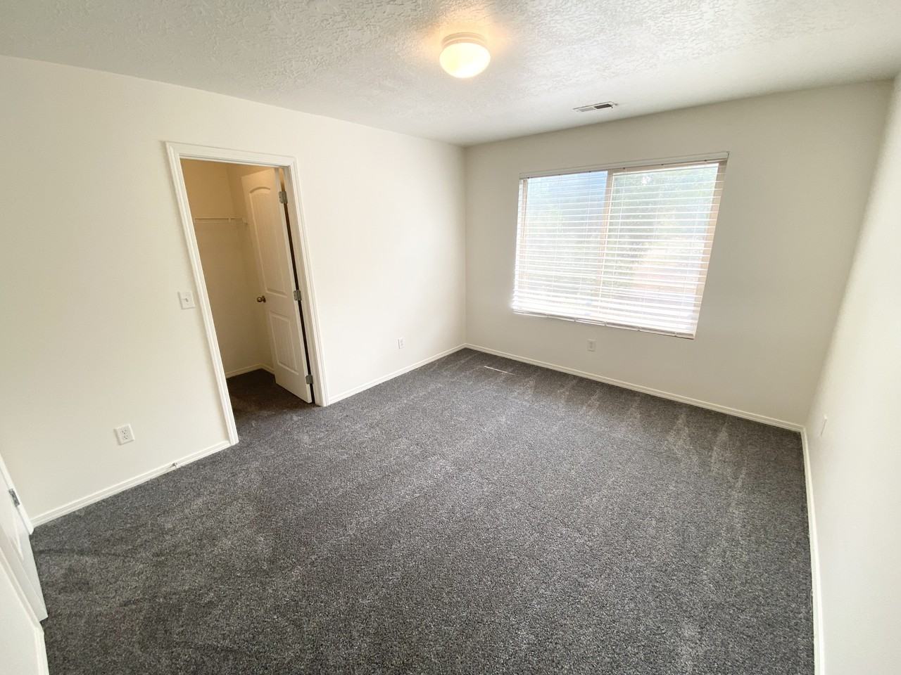 1243 Westsouth - Photo 5 of 50