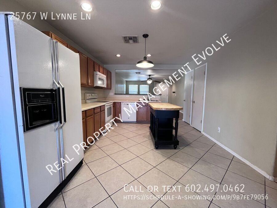 25767 West Lynne Lane - Photo 7 of 27