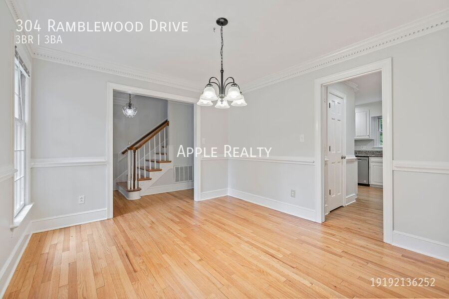 304 Ramblewood Dr - Photo 4 of 15