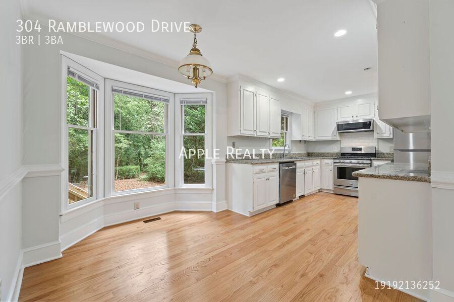 304 Ramblewood Dr - Photo 6 of 15