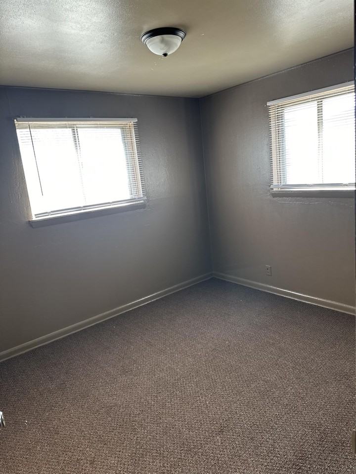 8924 W Carmen Ave #3 - Photo 6 of 6