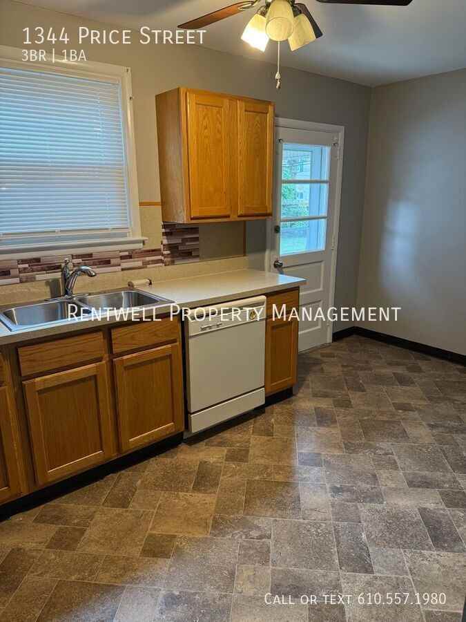 1344 Price St - Photo 2 of 13