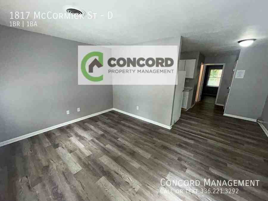 1817 Mccormick St #D - Photo 5 of 12