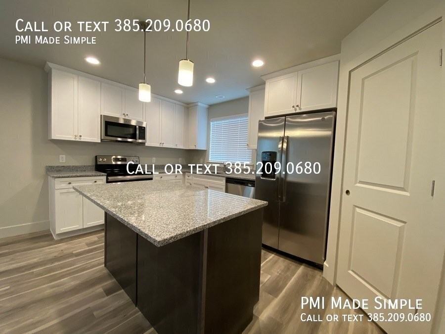 1041 E 1020 S - Photo 3 of 19