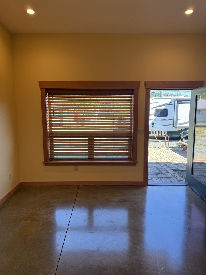 832 Oregon St #5 - Photo 3 of 12