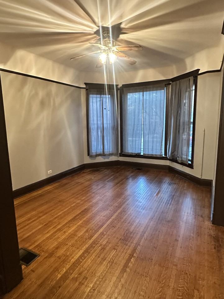 4930 South Saint Lawrence Avenue #NA - Photo 4 of 18