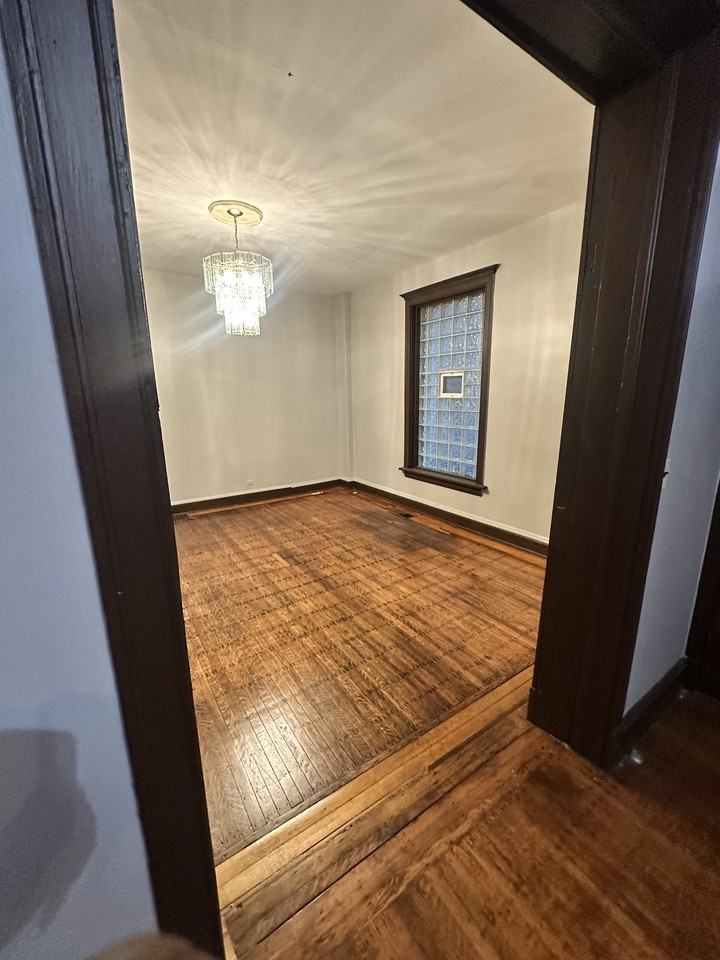 4930 South Saint Lawrence Avenue #NA - Photo 5 of 18