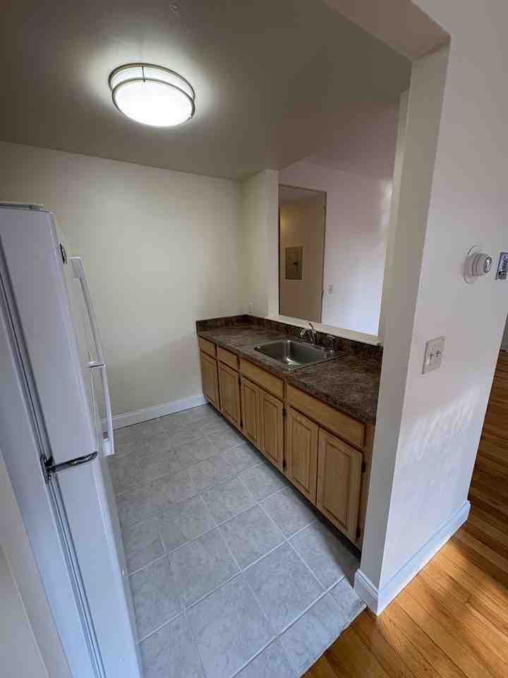 586 Massachusetts Ave #3 - Photo 4 of 15