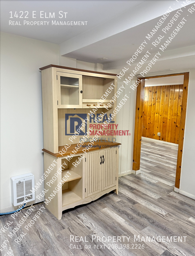 1422 E Elm St - Photo 5 of 17