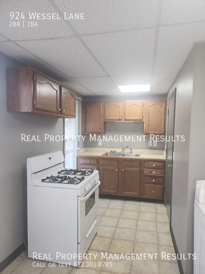 924 Wessel Ln - Photo 2 of 13