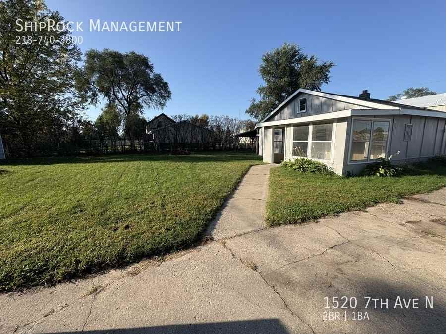 1520 7th St N - Photo 3 of 15