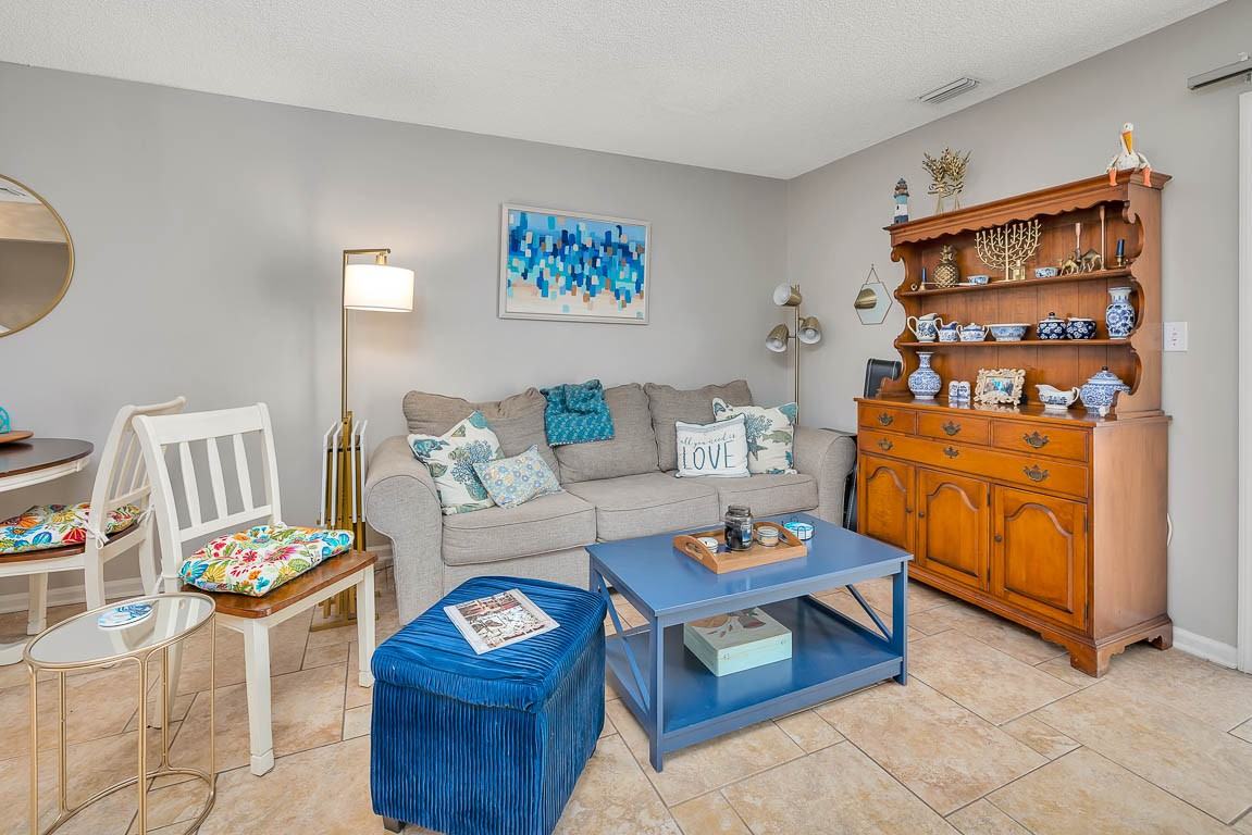 132 S Island Square Dr #132 - Photo 2 of 28