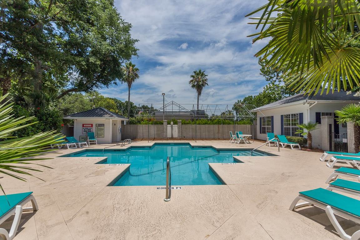 132 S Island Square Dr #132 - Photo 5 of 28