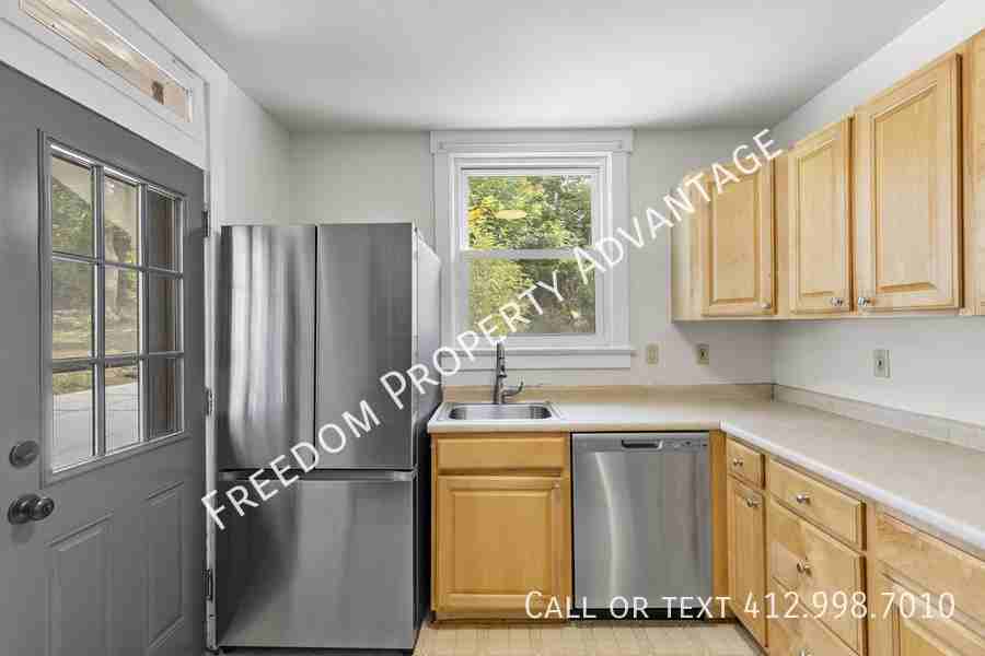 749 Shady Drive East - Photo 2 of 30