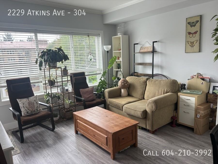 2229 Atkins Ave #304 - Photo 3 of 6