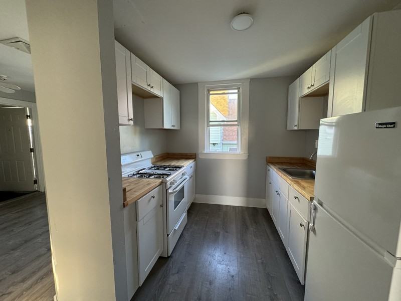 281 Bridge St #3 - Photo 7 of 12