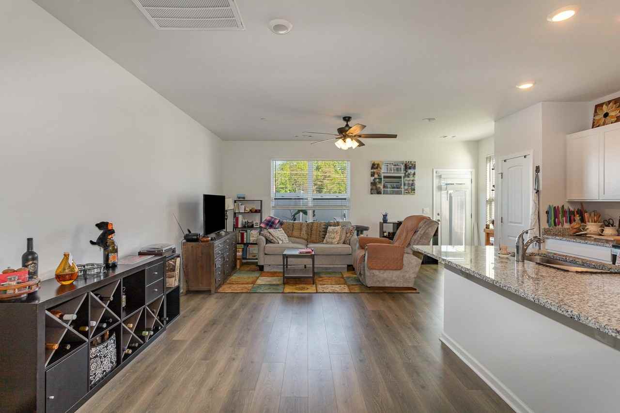 214 Warrior Pl - Photo 7 of 19