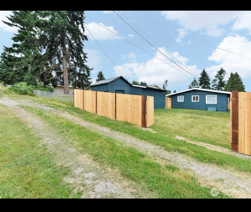 1130 E 51st St - Photo 5 of 21