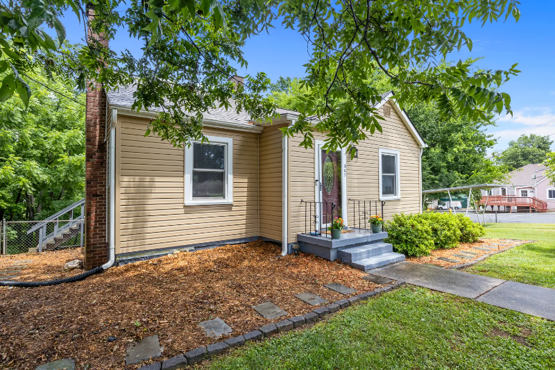 307 Church St - Photo 2 of 16