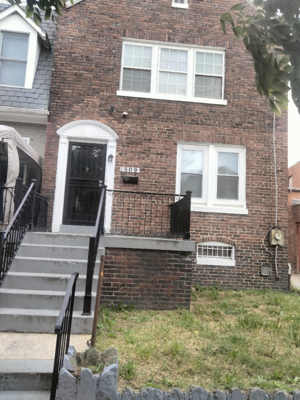 1309 T St Se ##Se - Photo 3 of 15