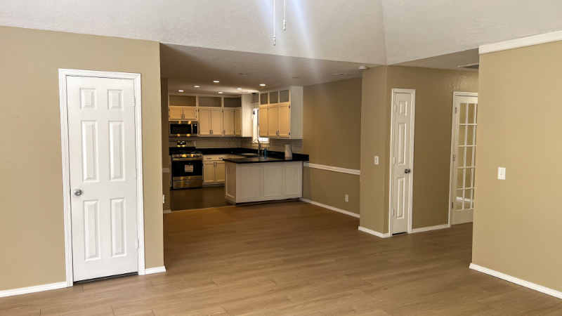 11214 S Nandina Ave - Photo 3 of 13