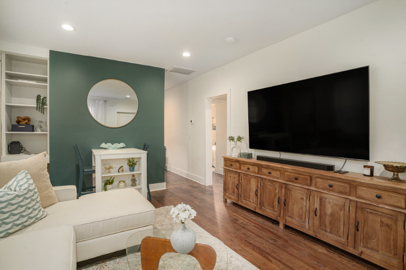 1913 Orvid St - Photo 2 of 20