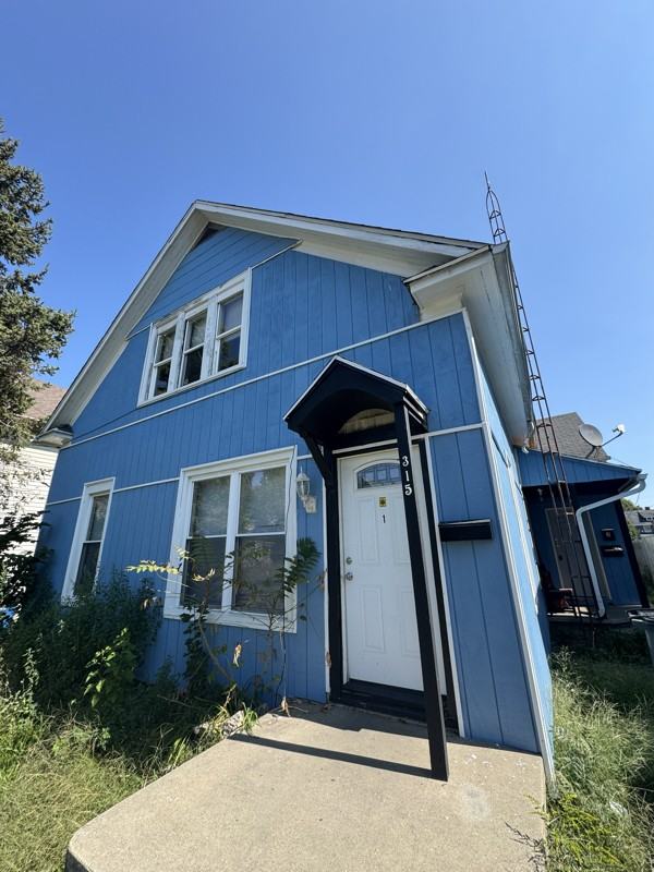 315 Parker Ave #2