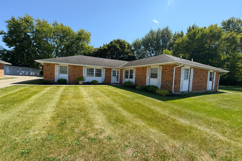 1128 Amherst Dr #H2 - Photo 2 of 19