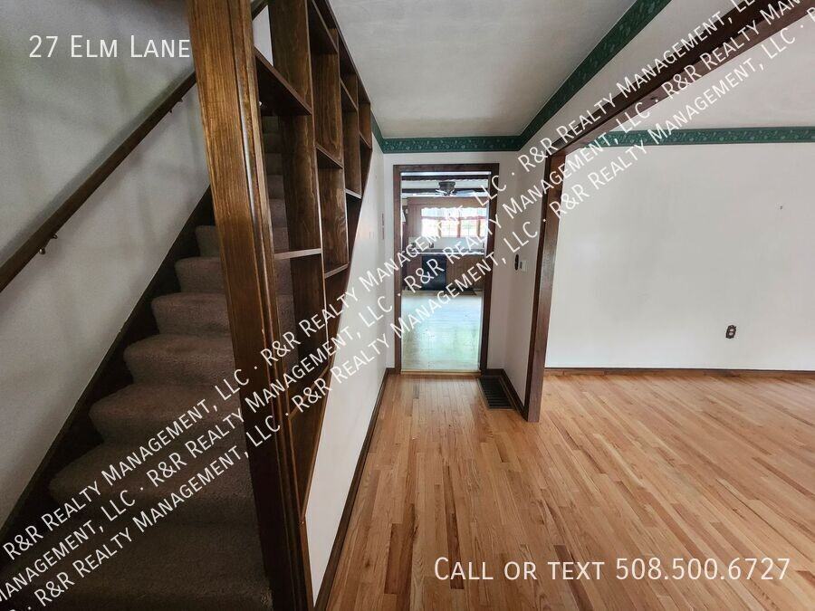 27 Elm Ln - Photo 2 of 31