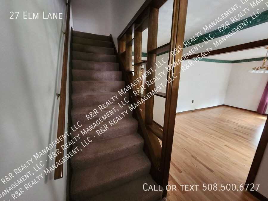 27 Elm Ln - Photo 3 of 31