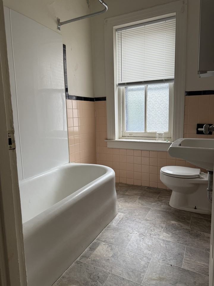 101 South Queen Street - Photo 2 of 3