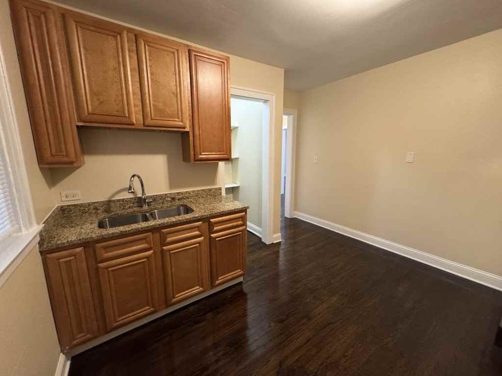 2510 North Leclaire Avenue, Unit 2 - Photo 3 of 12