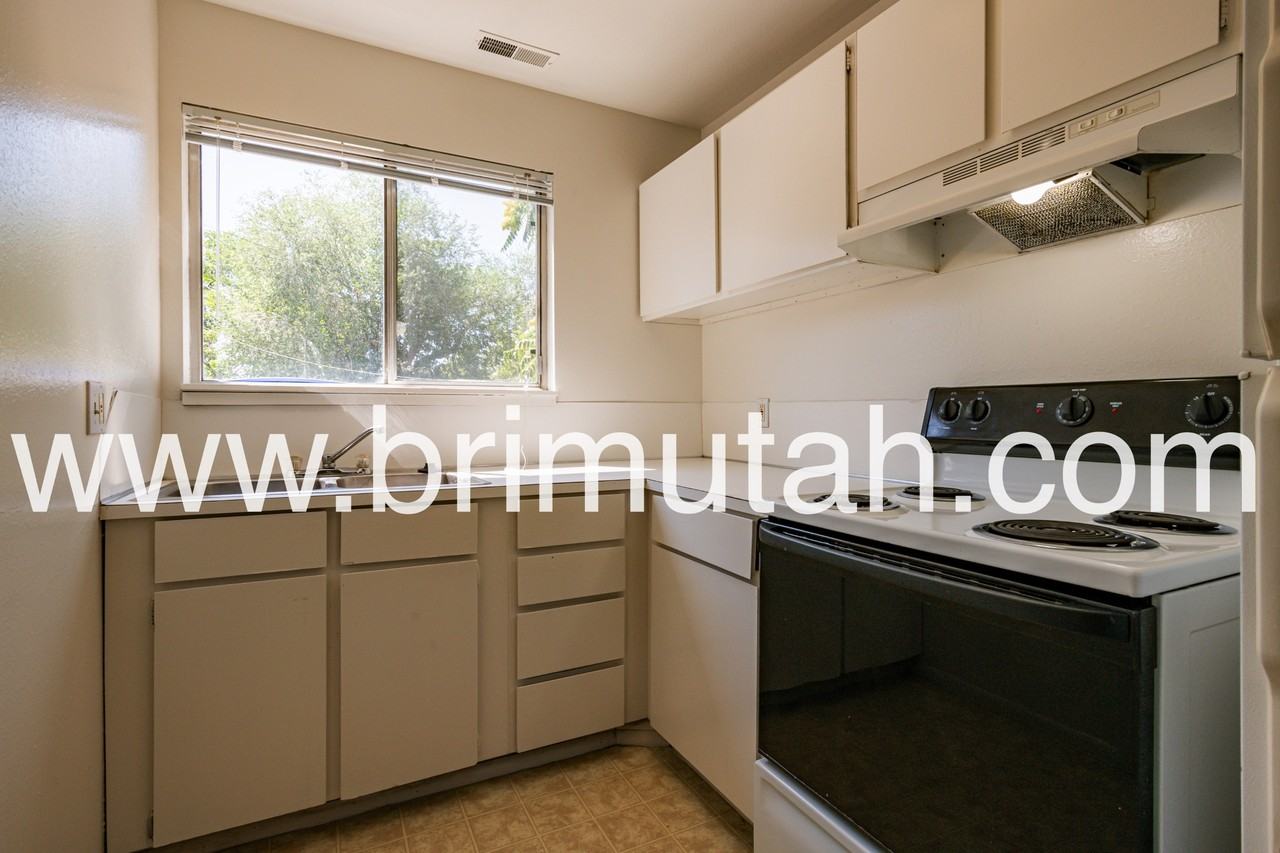 525 S. 1200 E. - Photo 3 of 18