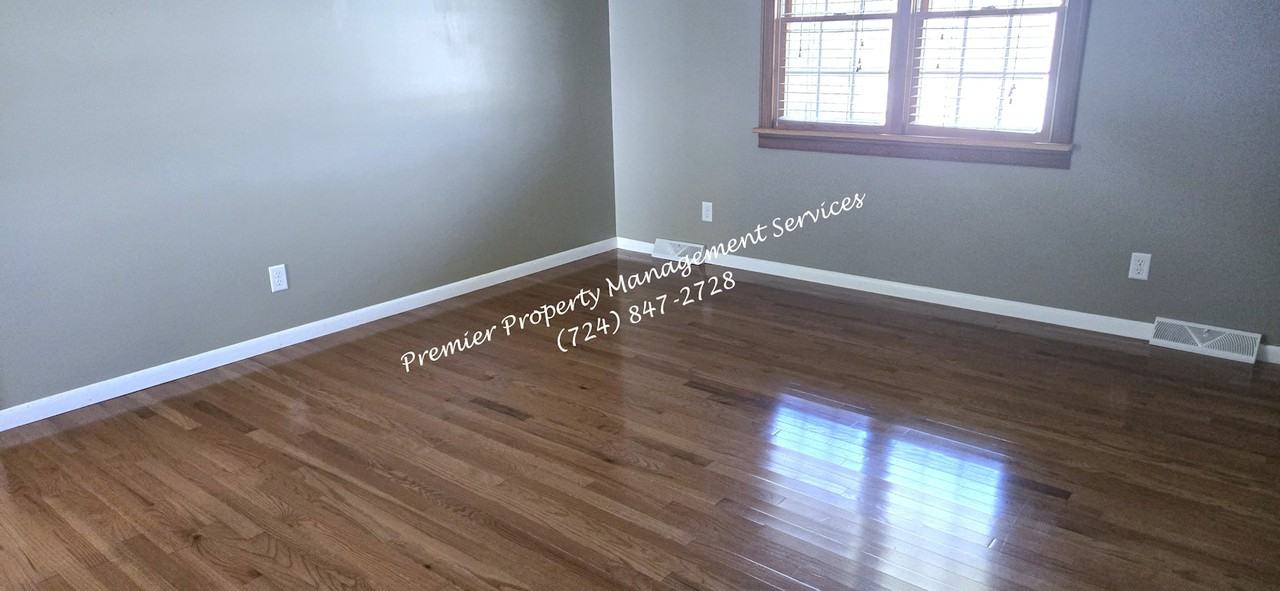 323 Brewster Road - Photo 3 of 23