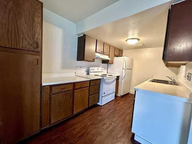 Stardust Apartments - Photo 3 of 26