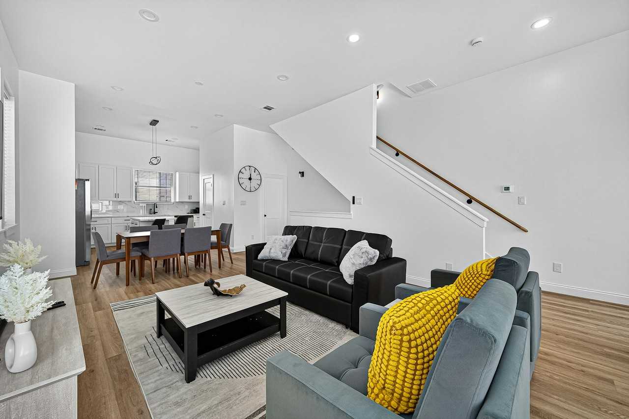 6346 Culberson St - Photo 2 of 21