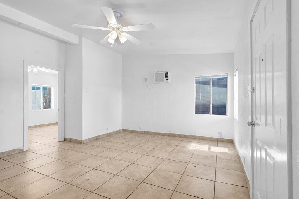 1118 Palm St, Unit 2 - Photo 3 of 5