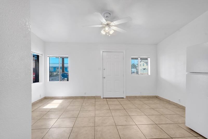 1118 Palm St, Unit 2 - Photo 4 of 5